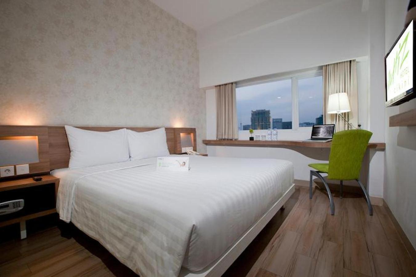 Whiz Hotel Cikini Yakarta Exterior foto