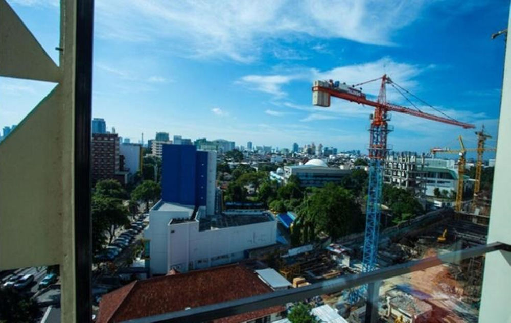 Whiz Hotel Cikini Yakarta Exterior foto