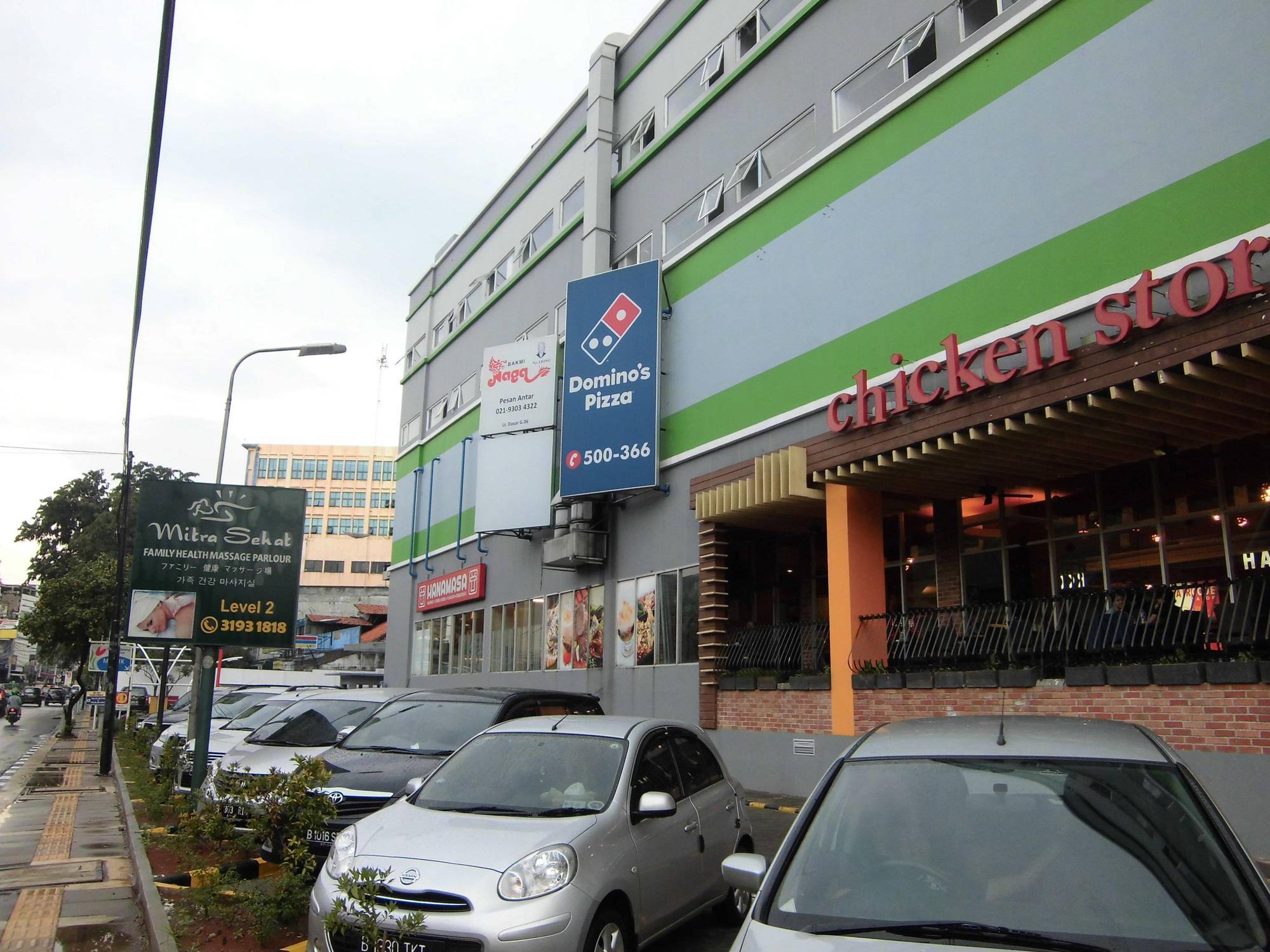 Whiz Hotel Cikini Yakarta Exterior foto