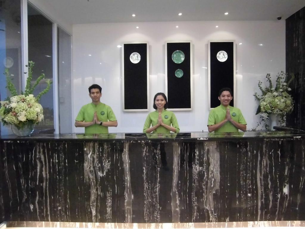 Whiz Hotel Cikini Yakarta Exterior foto
